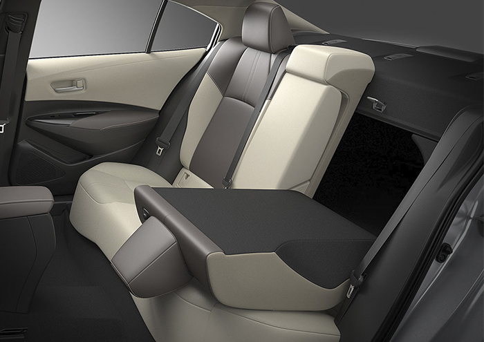 toyota corolla interior asiento abatible