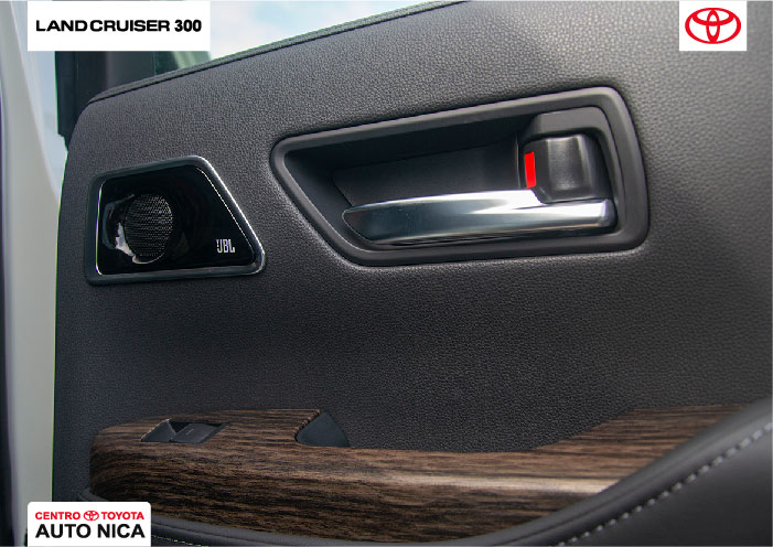 toyota Land Cruiser 300 interior, manecillas