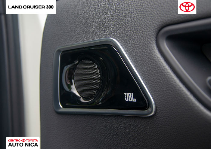 toyota Land Cruiser 300 interior, boscinas JBL