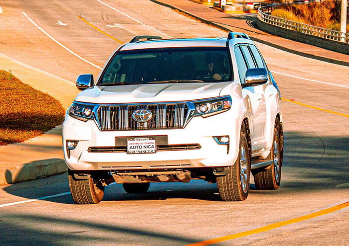 toyota Land Cruiser Prado Exterior carretera diseño frontal
