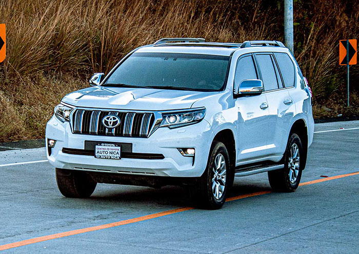 toyota Land Cruiser Prado Exterior color blanco