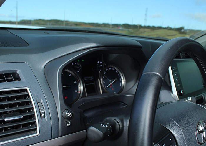 toyota Land Cruiser Prado interior multi display