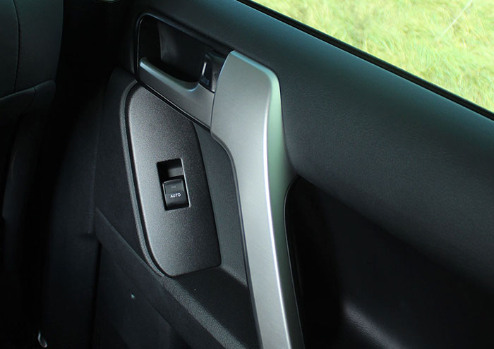 toyota Land Cruiser Prado interior ventana electrica