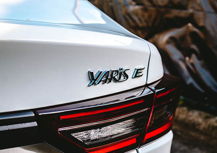 Toyota Yaris Sedán Exterior 1