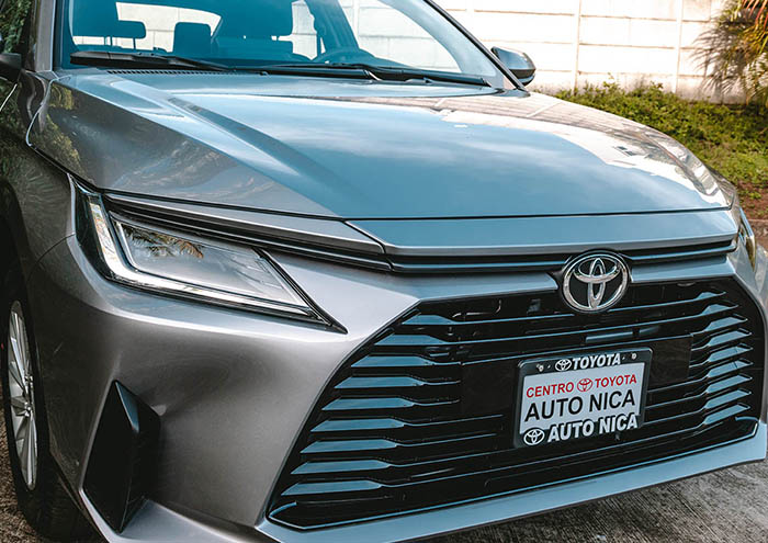 Toyota Yaris Sedán Exterior 3