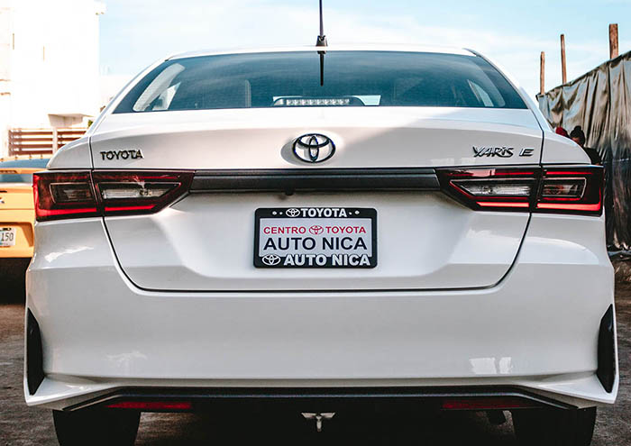 Toyota Yaris Sedán Exterior 9